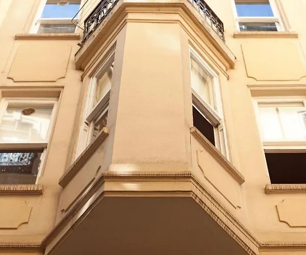 Noa - Serdar-i Ekrem 31 * İstanbul